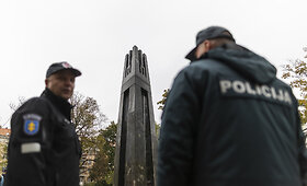 Pareigūnai protestavo prie LR Vyriausybės