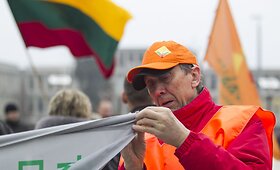 Prie Vilniaus savivaldybės mitingą surengė autobusų ir troleibusų vairuotojai