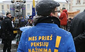 Prie prezidentūros &ndash; politinis pensininkų &bdquo;Vilties mitingas&ldquo;