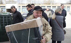 Salininkuose pradėtos dalinti nemokamos kompostavimo dėžės