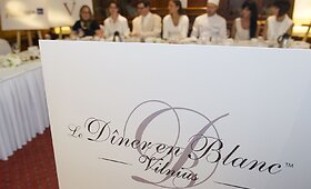 &bdquo;Vakarienės baltai&ldquo; (D&icirc;ner en Blanc) pristatymo renginys