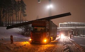 Vilkikas Vilniuje netilpo po viaduku 