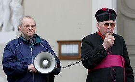 Rytinė maldos akcija prie&scaron; gėjus