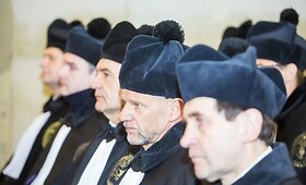 &Scaron;v. Jonų bažnyčioje Vilniaus universiteto garbės daktaro vardai suteikti diplomatui ir profesoriui