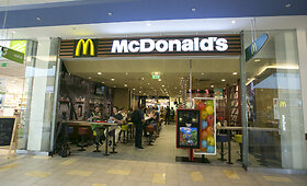 Antrą de&scaron;imtį Lietuvoje veikiantis "McDonald's" džiaugiasi kasmet augančiu pelnu ir žada naujų restoranų atidarymus
