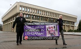 Kedžio sekėjų akcija prie Seimo