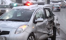 Penkių automobilių avarija Vilniuje ant Valakampių tilto