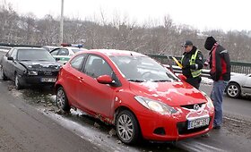 Susidūrė ne 10, o trys ir dar du automobiliai