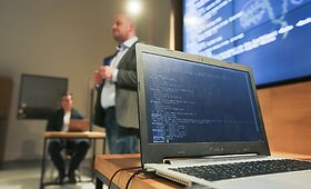 &bdquo;Microsoft Lietuva&ldquo; ir &bdquo;Atea&ldquo; parodė kokios grėsmės tyko vartotojų, bandant į savo kompiuterius įsidiegti nelegalią programinę įrangą.