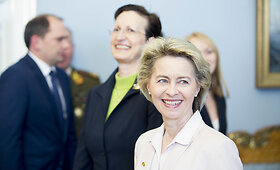 Dalia Grybauskaitė apdovanojo ordinu &bdquo;Už nuopelnus Lietuvai&ldquo; Didžiuoju kryžiumi Vokietijos gynybos ministrę Ursula von der Leyen