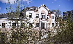 Vilniaus centre stovi apleistas Raimondui Baranauskui priklausantis namas