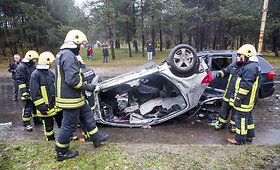 Vilniuje susidūrė du automobiliai, vienas jų vertėsi