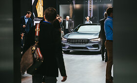 &bdquo;Polestar&ldquo; Ženevoje parodė savo pirmą automobilį &ndash; pirkėjai ra&scaron;osi į eilę
