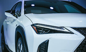 &bdquo;Lexus&ldquo; pristatė naująjį UX, sukėlusį kinų delegacijų susidomėjimą