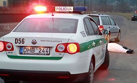 &bdquo;Volkswagen Golf&ldquo; mirtinai sužalojo vyri&scaron;kį