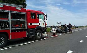 Sunkvežimio ir vienatūrio avarijos padariniai