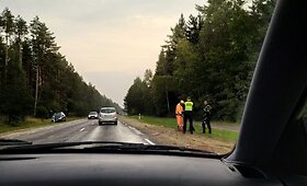 VW ir &bdquo;Honda&ldquo; automobilių susidūrimas užmiestye