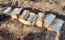 Čepkelių raiste sulaikytas krovinys ir prabangūs jaunuolių visureigiai