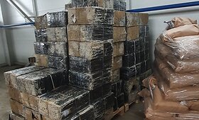 Po kalkakmeniu slėptas slaptas krovinys