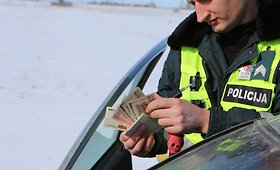 Greitkelio aferistų gaudynės, sulaikymas ir atgaila