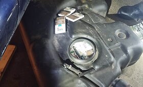 Sienos sargai sulaikė du &bdquo;VW Sharan&ldquo;, paverstus kontrabandos slėptuvėmis