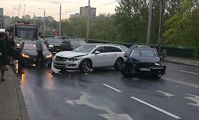 Avarija Vilniuje prie Žirmūnų tilto: vairuotoją teko vaikytis