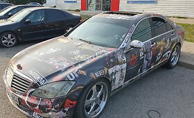 Apklijuotas S klasės &bdquo;Mercedes-Benz&ldquo;