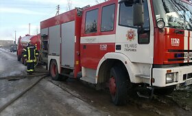 Baldų dažyklos gaisras Nemėžyje