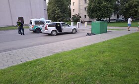 Nuo policijos sprukęs "Volvo" vairuotojas nublo&scaron;kė mopedą