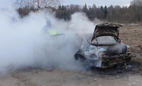 Tel&scaron;ių rajone tyčia sudegintas automobilis &bdquo;Mazda 626&ldquo;