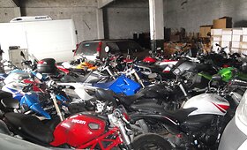 Vogtų motociklų sandėlis Alytuje