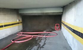 Požeminiame garaže Perkūnkiemyje degė vilniečio automobilis