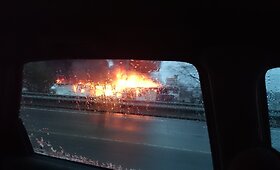 Automobilių serviso gaisras Molėtų plente Vilniuje