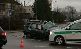 Raudondvaryje vertėsi automobilis &bdquo;Honda&ldquo;