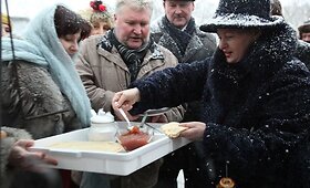 Dalia Grybauskaitė &scaron;ventė Užgavėnes