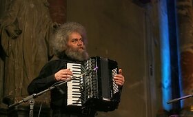 Dainuojamosios poezijos festivalis baigėsi V.Kernagio prizo įteikimu