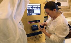 Abu Dabyje prekybos automatas parduoda auksą