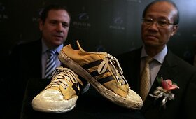 &bdquo;Adidas&ldquo; ketvirčio pelnas i&scaron;augo 25 proc. 