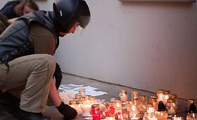 Prie Austrijos ambasados buvo degamos žvakutės