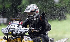 Pirmąjį 2011 metų Dakaro ralio etapą laimėjo čempionai