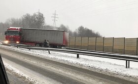 Kaune ir Vilniuje dėl sniego pasipylė avarijos