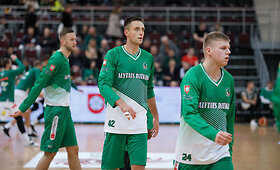Pilnoje žiūrovų Alytaus arenoje &bdquo;Žalgirio&ldquo; ir &bdquo;Dzūkijos&ldquo; akistata