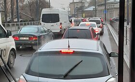 Kauno A.Juozapavičiaus prospekte susidūrė trys automobiliai