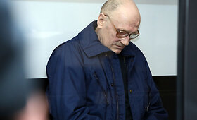 Peiliu subadęs moterį Adomas &Scaron;akalys teisme i&scaron;girdo nuosprendį