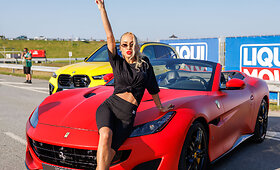 Oksana Pikul orue Ferrari vairo i&scaron;bandė Palangos Aurum 1006 km traukos lenktynių trasą