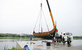 Baltarusiai vikingų laivu keliauja į Klaipėdą