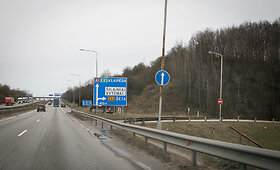Eismas prie pramogų centro &bdquo;Mega&ldquo;