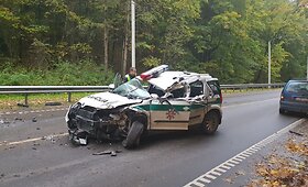 Kaune policijos pareigūnai susidūrė su sunkvežimiu
