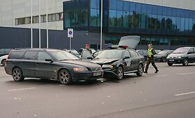 Kaune į avariją pateko Karo policijos automobilis