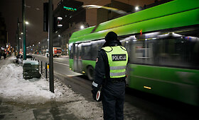 Kauno policija tikrino ar vairuotojai nevažiuoja autobusų juosta